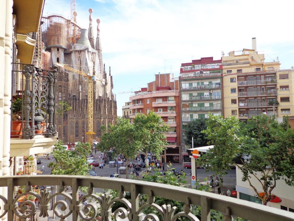 דירות ברצלונה Gaudi Sagrada Familia מראה חיצוני תמונה